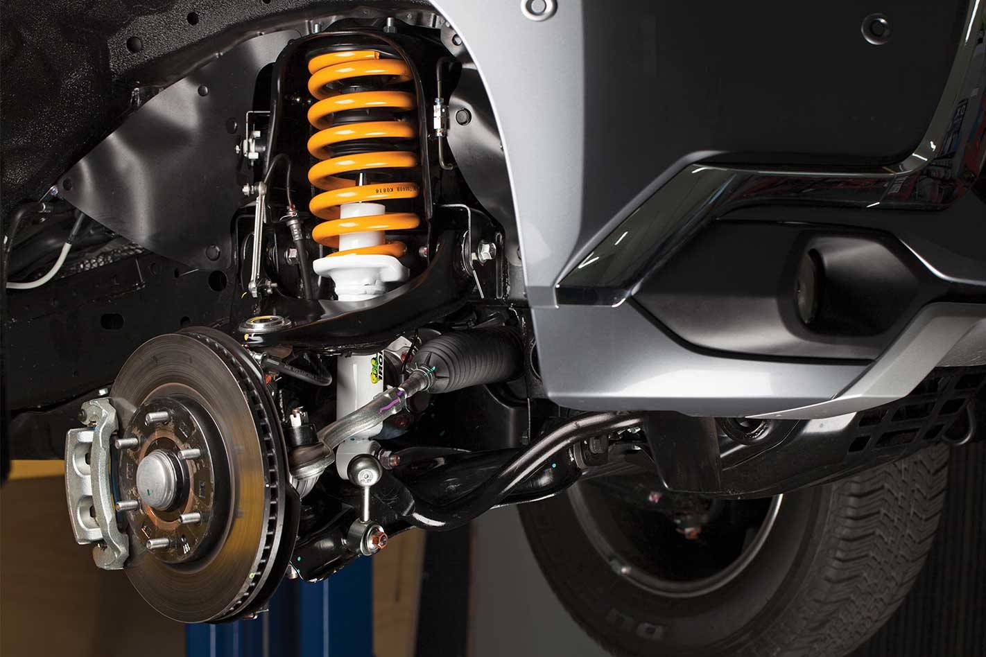 کمک فنر جلو و عقب خودرو چه فرقی دارن؟